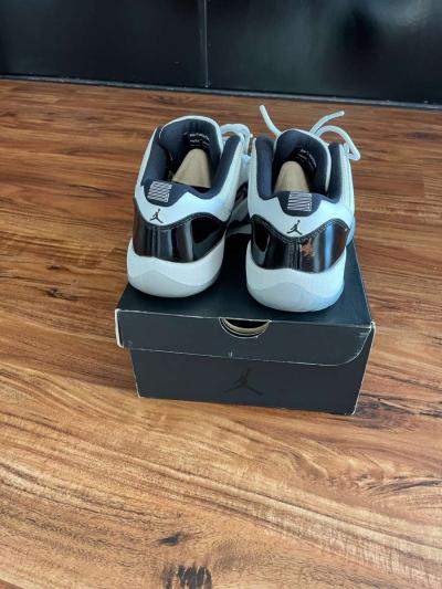 Jordan 11 lows - Thumbnail 3