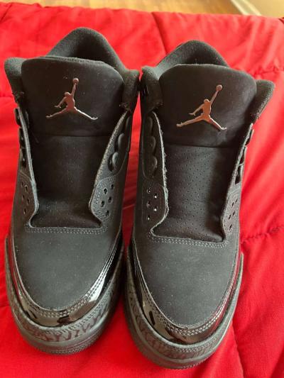 air Jordan black cat 3 laces come with it size 10