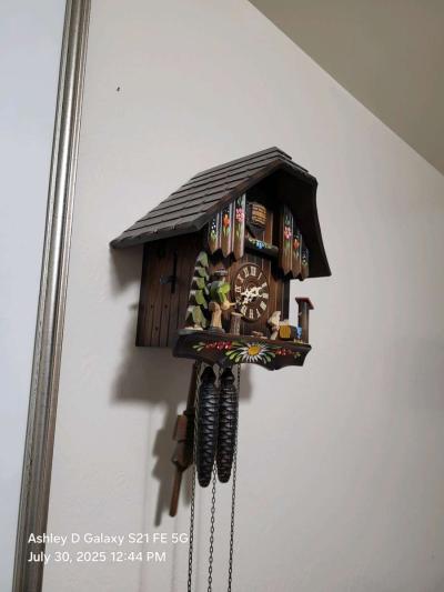 1970s vintage German cuckoo clock with pine cones and pineap - Thumbnail 3