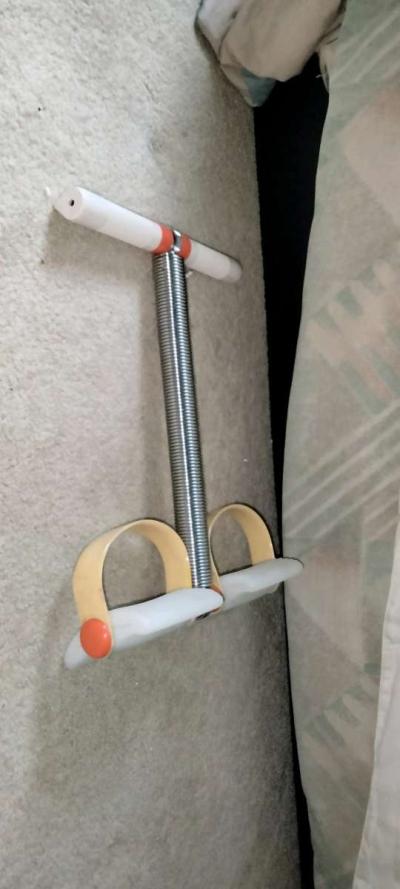 Pull Up Exerciser - Thumbnail 3