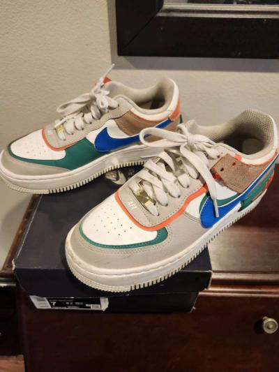 Nike womens shoe size 7 - Thumbnail 3