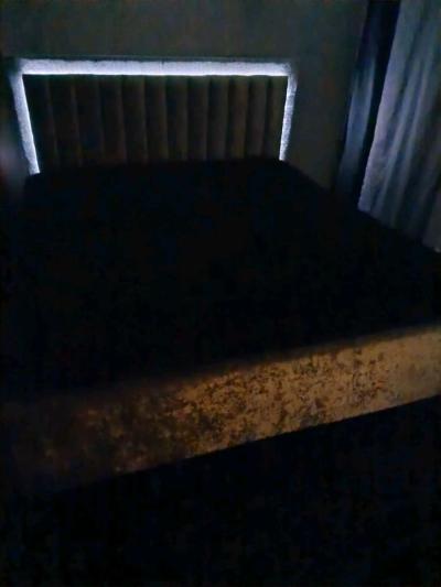 SILVER LED LIGHT BED WITH 3 SETTINGS - Thumbnail 5