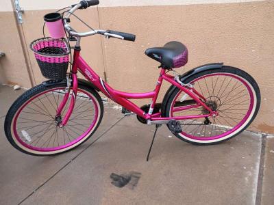 Susan E Komen Cruiser Bike - Thumbnail 4