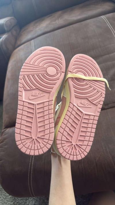 Travis Scott Air Jordan 1 Low OG Shy Pink - Thumbnail 3