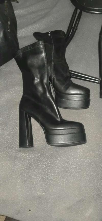 Womens zip up boots worn twice - Thumbnail 5