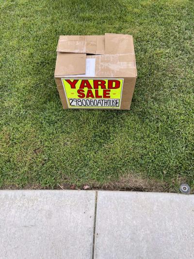 Yard sale - Thumbnail 2