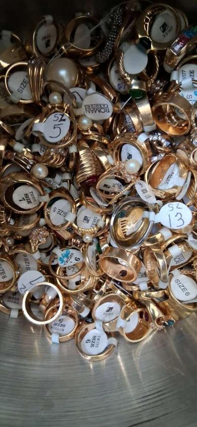 Lots of rings - Thumbnail 3