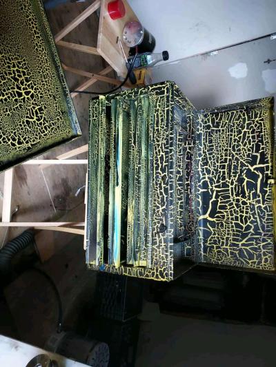 I painted the toolbox to fix it up Not rusty - Thumbnail 2
