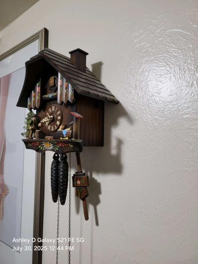 1970s vintage German cuckoo clock with pine cones and pineap - Thumbnail 2