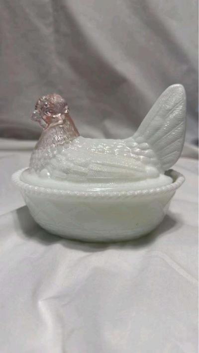 hems on a nest I have over 100 of them - Thumbnail 4