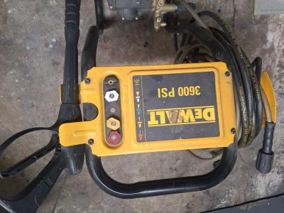DeWalt pressure washer - Thumbnail 4