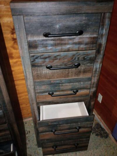 matching different sized dressers - Thumbnail 2