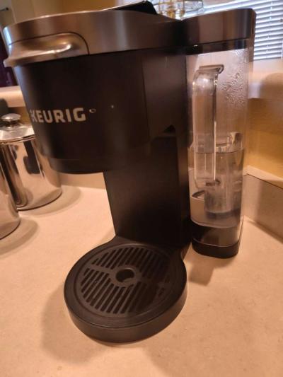 Keurig Single serve Coffee Maker - Thumbnail 2