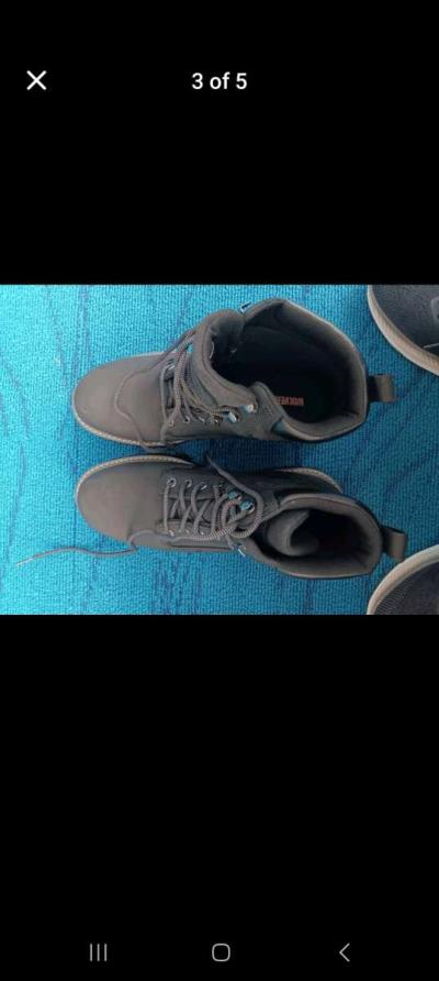 size 9 Wolverine waterproof steel toe boots - Thumbnail 3