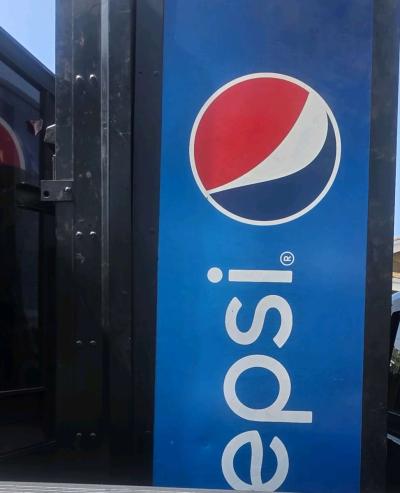 VENDING MACHINES - Thumbnail 3