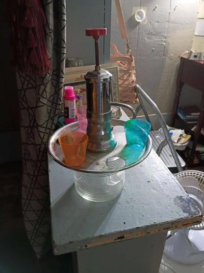 1950 liquor dispenser with shot glasses - Thumbnail 2