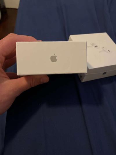 Brand new Apple AirPods 2nd generation - Thumbnail 6