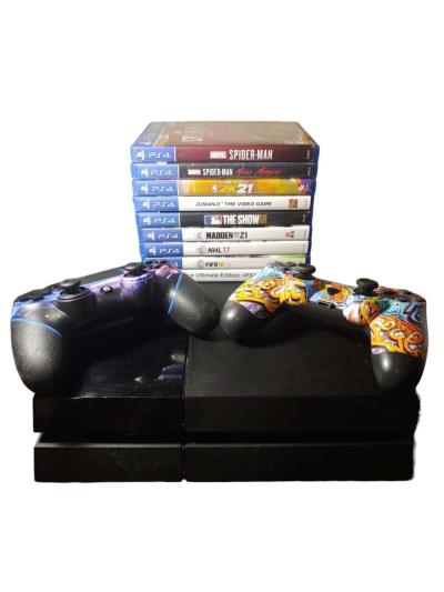 Sony PS4 500 GB Console SpiderMan BUNDLE 2 Controllers - Thumbnail 1