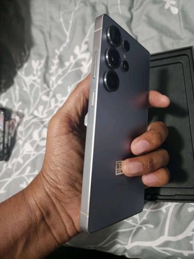 Samsung galaxy S25 Ultra TMobile Unlocked - Thumbnail 2