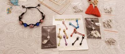 clearing out Jewelry - Thumbnail 4