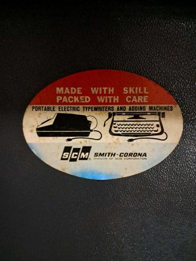 vintage typewriter - Thumbnail 2