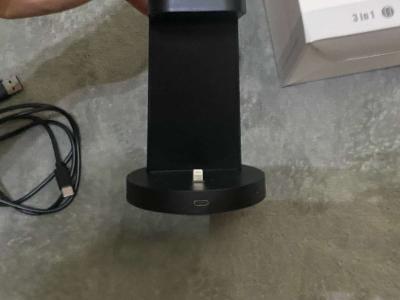 iPhone wireless charger - Thumbnail 2