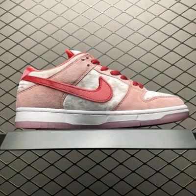 StrangeLove x Nike SB Dunk Low Valentines Day - Thumbnail 2