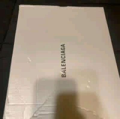 black and red runnere - Thumbnail 5