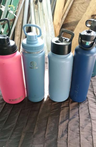 Stainless steel water bottles 16 pieces for 6000 or 500 each - Thumbnail 4