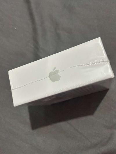 AirPod 4 - Thumbnail 2