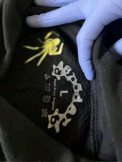 Black and yellow Spider  hoodie - Thumbnail 3