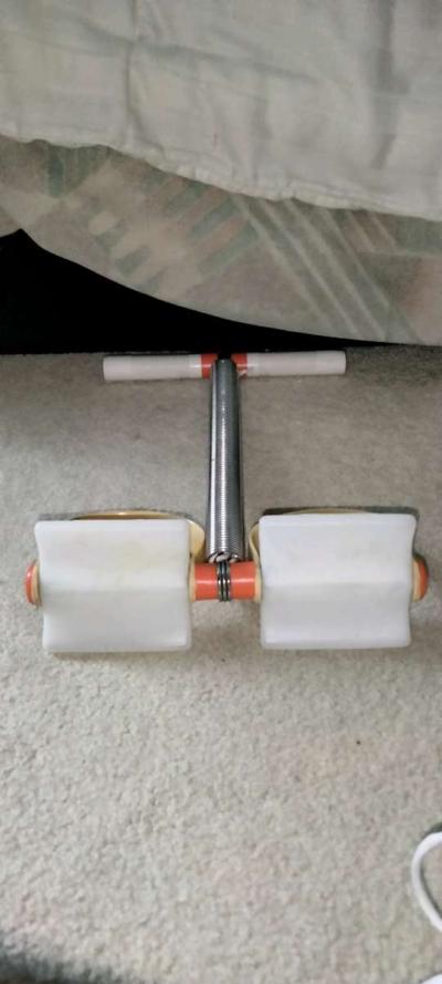 Pull Up Exerciser - Thumbnail 4