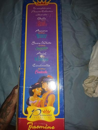 Disneys Aladdin princess Jasmine doll - Thumbnail 2