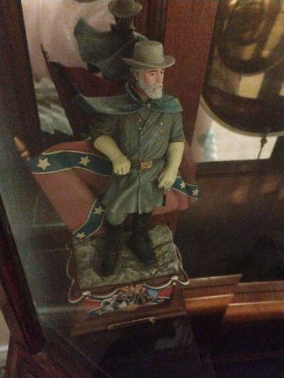 confederate army statue - Thumbnail 2