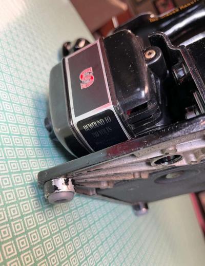 Singer 222k featherweight sewing machine - Thumbnail 2