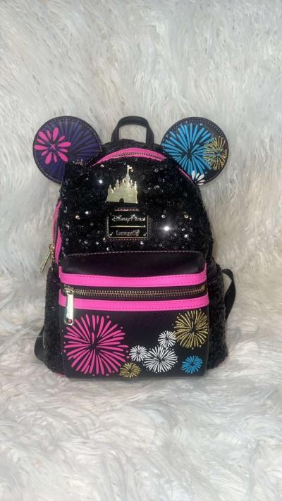 Minnie Mouse Main Attraction Nighttime Fireworks Castle Loun - Thumbnail 2