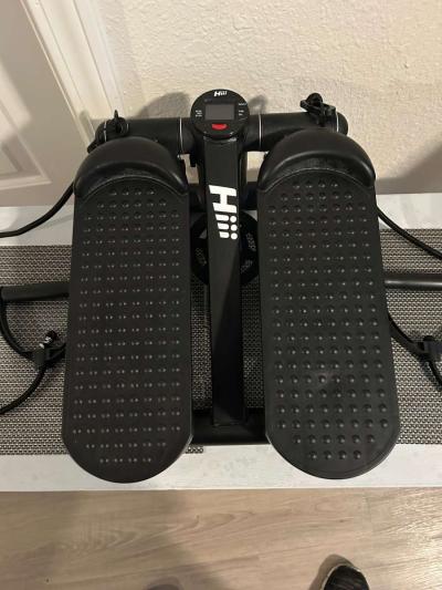 Digital stepper with resistance bands