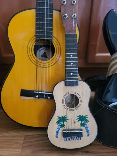 Guitars and Fender amp - Thumbnail 3