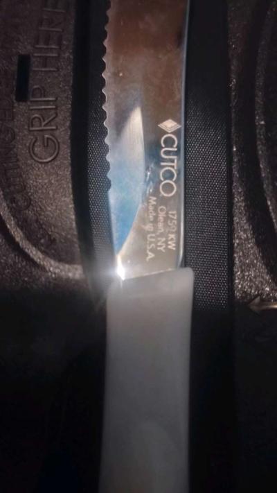 Cutco knife set petite Carver and table knife and trimmer - Thumbnail 2