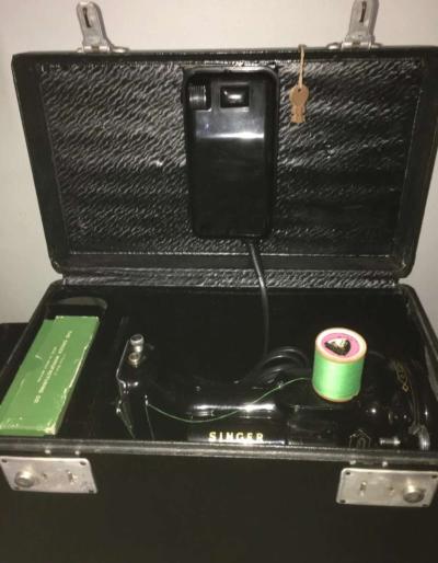 Singer 222k Sewing Machine - Thumbnail 2