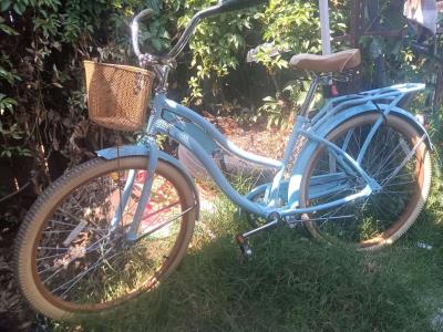 Huffy Nel Lusso Beach Cruiser 26 inch with basket and shelf