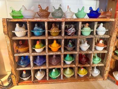 mini hens on a nest - Thumbnail 4