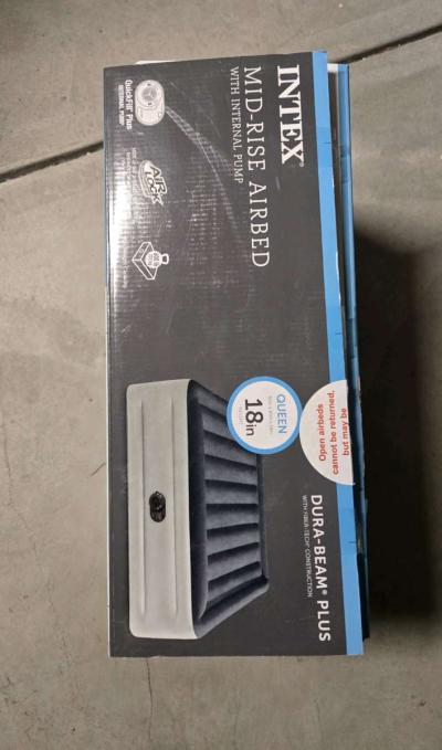 2 Intex DuraBeam Plus MidRise Queen 18 Airbed with BuiltIn P - Thumbnail 4
