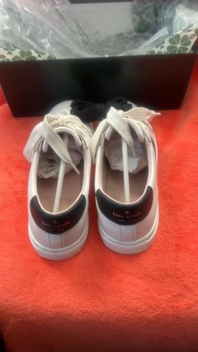 Kate Spade white leather shoes with black spade accent size - Thumbnail 5