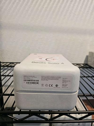 Beats Solo 4 - Thumbnail 3