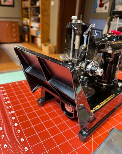 Singer 222k featherweight sewing machine - Thumbnail 5