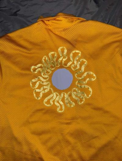 yellow Nike shirt - Thumbnail 2