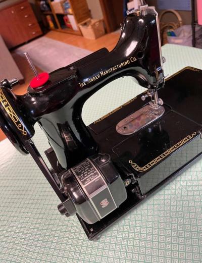 Singer 222k featherweight sewing machine - Thumbnail 3