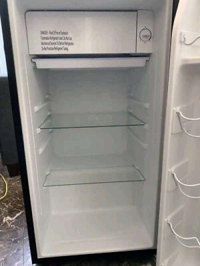 Galanz 43 Cu Ft Compact Refrigerator - Thumbnail 6