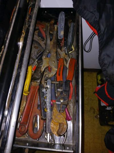 toolbox and tools - Thumbnail 6